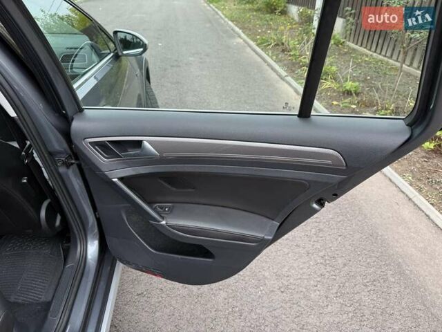 Серый Фольксваген Гольф, объемом двигателя 1.8 л и пробегом 199 тыс. км за 12200 $, фото 34 на Automoto.ua