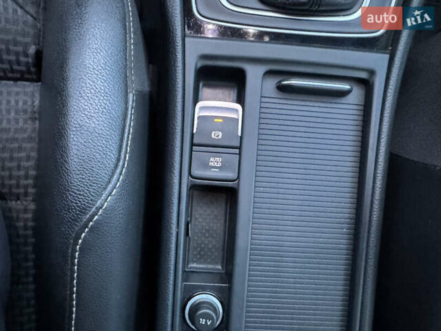 Сірий Фольксваген Гольф, об'ємом двигуна 1.6 л та пробігом 335 тис. км за 11999 $, фото 61 на Automoto.ua