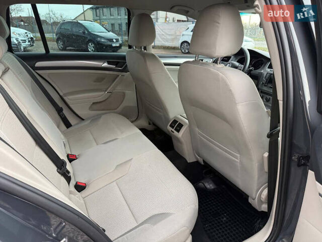 Серый Фольксваген Гольф, объемом двигателя 1.6 л и пробегом 272 тыс. км за 11200 $, фото 24 на Automoto.ua