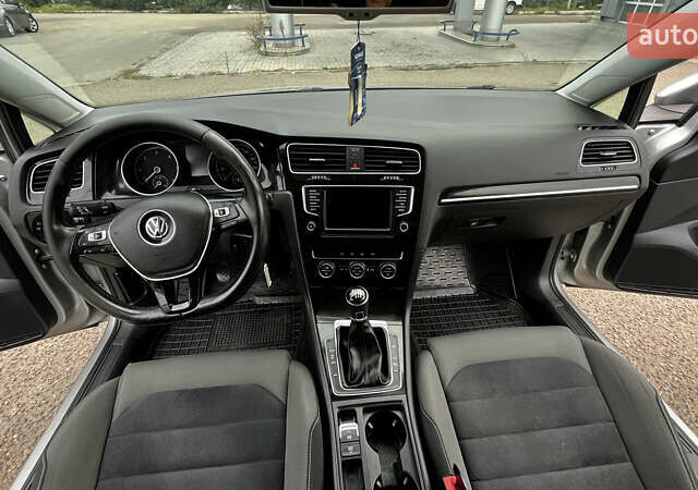 Серый Фольксваген Гольф, объемом двигателя 1.97 л и пробегом 300 тыс. км за 10700 $, фото 50 на Automoto.ua