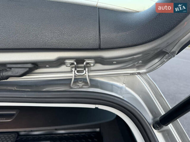 Сірий Фольксваген Гольф, об'ємом двигуна 1.6 л та пробігом 335 тис. км за 11999 $, фото 39 на Automoto.ua