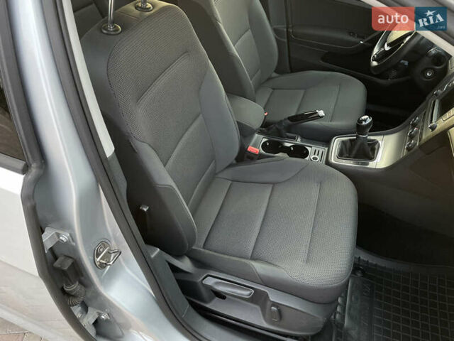 Серый Фольксваген Гольф, объемом двигателя 1.8 л и пробегом 80 тыс. км за 10500 $, фото 12 на Automoto.ua