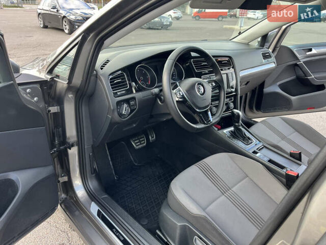 Серый Фольксваген Гольф, объемом двигателя 1.6 л и пробегом 251 тыс. км за 13500 $, фото 19 на Automoto.ua