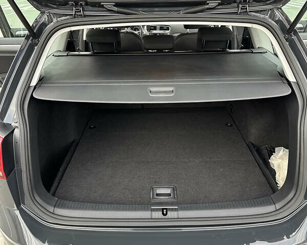 Серый Фольксваген Гольф, объемом двигателя 1.6 л и пробегом 291 тыс. км за 9800 $, фото 22 на Automoto.ua