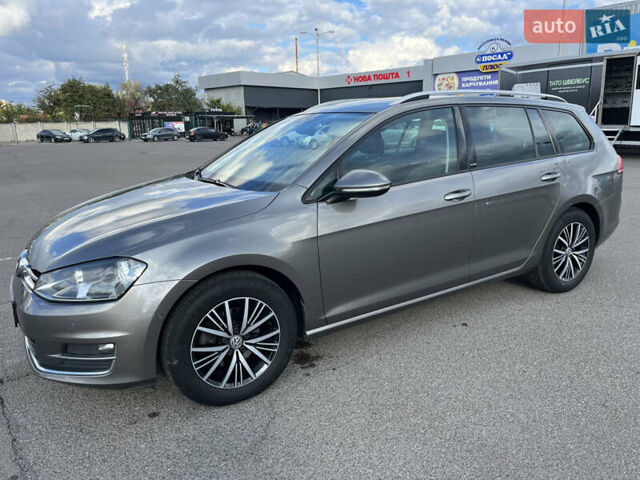 Серый Фольксваген Гольф, объемом двигателя 1.6 л и пробегом 251 тыс. км за 13500 $, фото 1 на Automoto.ua