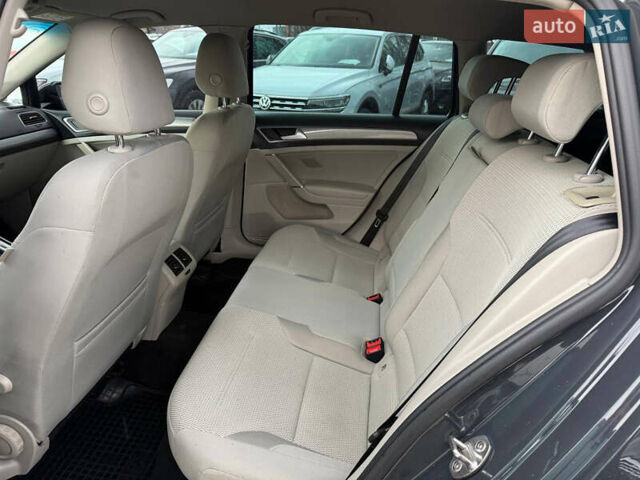 Серый Фольксваген Гольф, объемом двигателя 1.6 л и пробегом 272 тыс. км за 11200 $, фото 21 на Automoto.ua