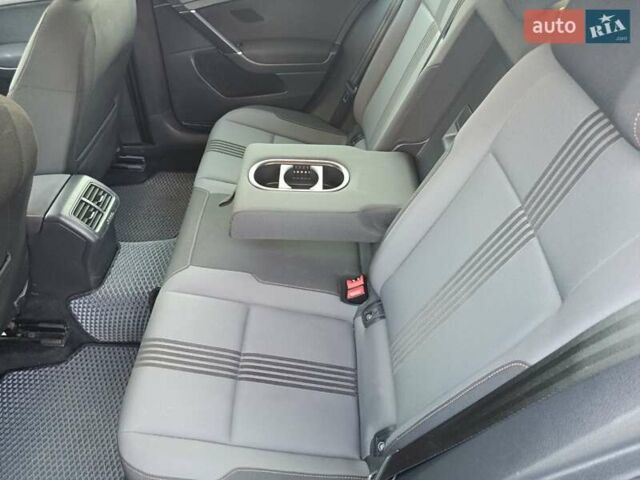 Серый Фольксваген Гольф, объемом двигателя 1.6 л и пробегом 331 тыс. км за 10900 $, фото 11 на Automoto.ua