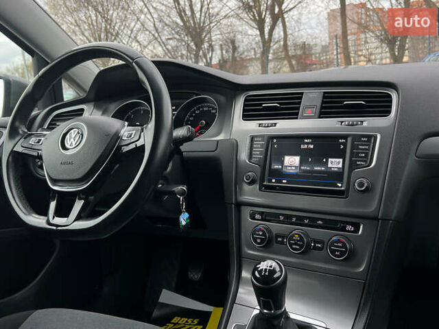 Серый Фольксваген Гольф, объемом двигателя 1.6 л и пробегом 247 тыс. км за 11500 $, фото 13 на Automoto.ua