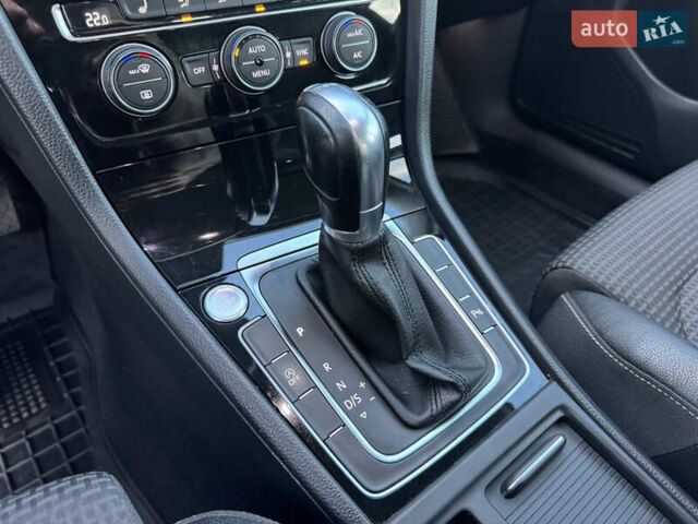 Сірий Фольксваген Гольф, об'ємом двигуна 1.6 л та пробігом 335 тис. км за 11999 $, фото 60 на Automoto.ua