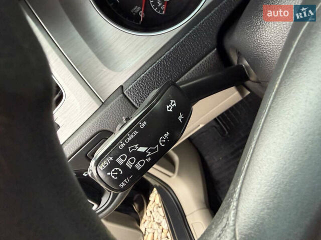 Серый Фольксваген Гольф, объемом двигателя 1.6 л и пробегом 272 тыс. км за 11200 $, фото 28 на Automoto.ua