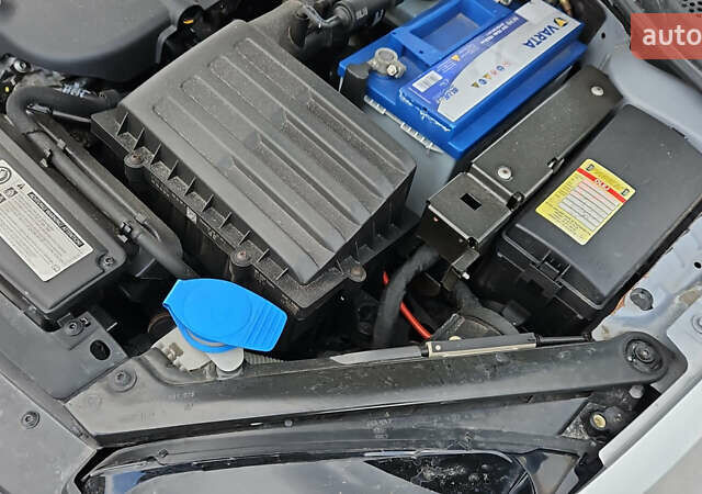 Серый Фольксваген Гольф, объемом двигателя 1.6 л и пробегом 210 тыс. км за 9500 $, фото 1 на Automoto.ua