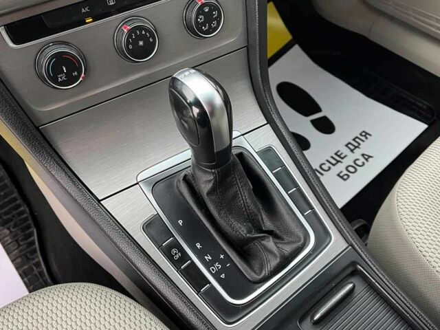 Сірий Фольксваген Гольф, об'ємом двигуна 1.6 л та пробігом 282 тис. км за 10500 $, фото 12 на Automoto.ua