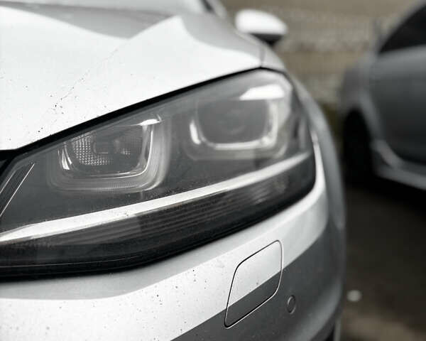 Серый Фольксваген Гольф, объемом двигателя 1.6 л и пробегом 285 тыс. км за 12900 $, фото 1 на Automoto.ua