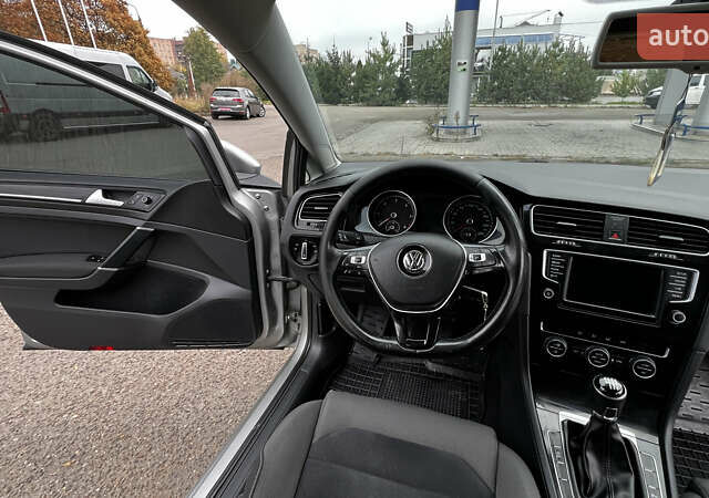 Серый Фольксваген Гольф, объемом двигателя 1.97 л и пробегом 300 тыс. км за 10700 $, фото 51 на Automoto.ua