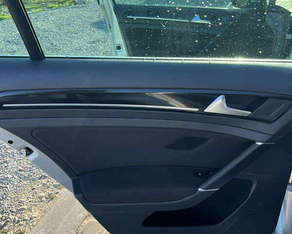 Серый Фольксваген Гольф, объемом двигателя 1.6 л и пробегом 218 тыс. км за 12900 $, фото 14 на Automoto.ua