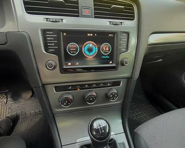 Сірий Фольксваген Гольф, об'ємом двигуна 1.6 л та пробігом 260 тис. км за 11500 $, фото 5 на Automoto.ua