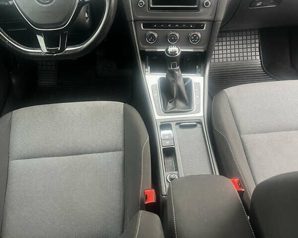 Серый Фольксваген Гольф, объемом двигателя 1.6 л и пробегом 198 тыс. км за 11350 $, фото 5 на Automoto.ua