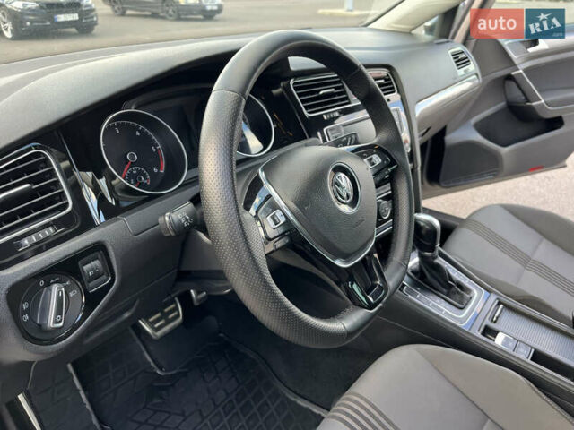 Серый Фольксваген Гольф, объемом двигателя 1.6 л и пробегом 251 тыс. км за 13500 $, фото 20 на Automoto.ua