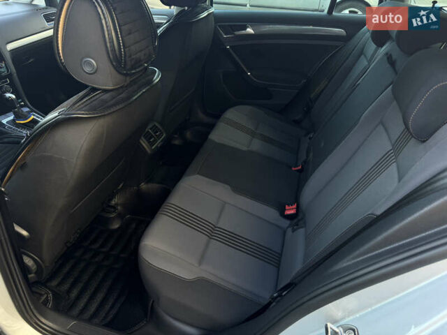 Серый Фольксваген Гольф, объемом двигателя 1.97 л и пробегом 255 тыс. км за 15300 $, фото 9 на Automoto.ua