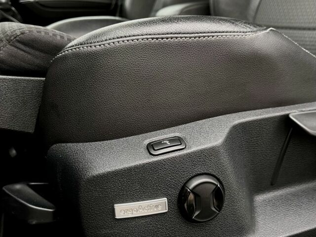 Серый Фольксваген Гольф, объемом двигателя 0 л и пробегом 245 тыс. км за 12200 $, фото 5 на Automoto.ua