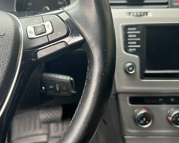 Серый Фольксваген Гольф, объемом двигателя 1.6 л и пробегом 188 тыс. км за 13500 $, фото 5 на Automoto.ua