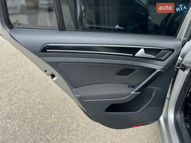 Серый Фольксваген Гольф, объемом двигателя 1.97 л и пробегом 300 тыс. км за 10700 $, фото 53 на Automoto.ua