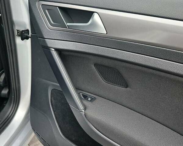 Сірий Фольксваген Гольф, об'ємом двигуна 1.6 л та пробігом 205 тис. км за 10499 $, фото 44 на Automoto.ua