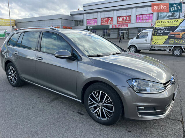 Серый Фольксваген Гольф, объемом двигателя 1.6 л и пробегом 251 тыс. км за 13500 $, фото 5 на Automoto.ua