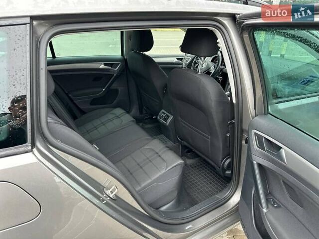 Серый Фольксваген Гольф, объемом двигателя 1.6 л и пробегом 217 тыс. км за 12500 $, фото 16 на Automoto.ua