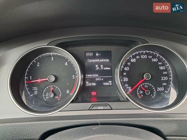 Серый Фольксваген Гольф, объемом двигателя 1.6 л и пробегом 230 тыс. км за 11399 $, фото 17 на Automoto.ua