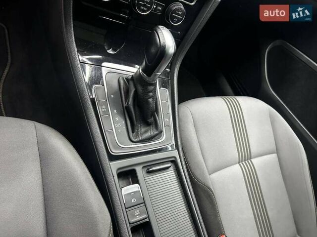 Серый Фольксваген Гольф, объемом двигателя 2 л и пробегом 213 тыс. км за 13300 $, фото 8 на Automoto.ua