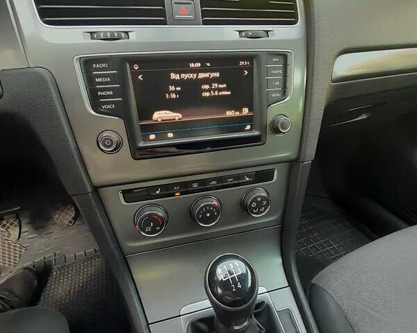 Сірий Фольксваген Гольф, об'ємом двигуна 1.6 л та пробігом 260 тис. км за 11500 $, фото 3 на Automoto.ua