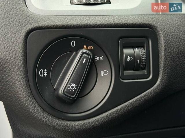 Серый Фольксваген Гольф, объемом двигателя 1.6 л и пробегом 207 тыс. км за 9300 $, фото 31 на Automoto.ua