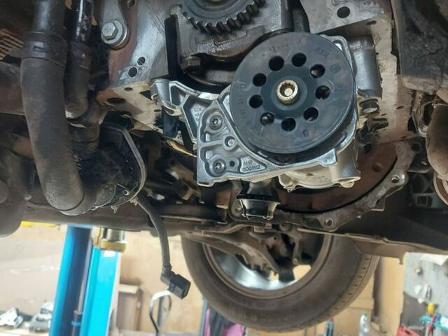 Серый Фольксваген Гольф, объемом двигателя 1.6 л и пробегом 250 тыс. км за 10500 $, фото 22 на Automoto.ua