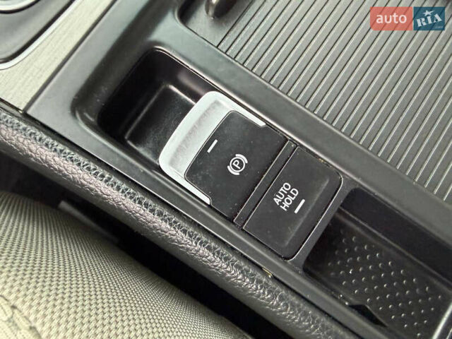 Серый Фольксваген Гольф, объемом двигателя 1.6 л и пробегом 272 тыс. км за 11200 $, фото 34 на Automoto.ua