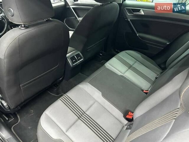 Серый Фольксваген Гольф, объемом двигателя 2 л и пробегом 213 тыс. км за 13300 $, фото 17 на Automoto.ua