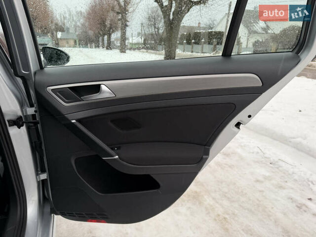 Серый Фольксваген Гольф, объемом двигателя 1.6 л и пробегом 208 тыс. км за 11200 $, фото 12 на Automoto.ua