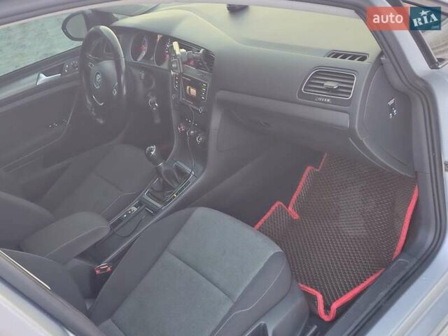 Серый Фольксваген Гольф, объемом двигателя 1.6 л и пробегом 262 тыс. км за 12400 $, фото 1 на Automoto.ua