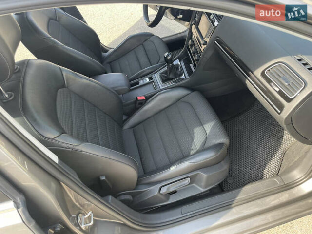 Серый Фольксваген Гольф, объемом двигателя 2 л и пробегом 238 тыс. км за 14000 $, фото 21 на Automoto.ua