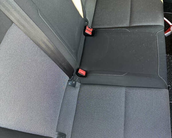 Серый Фольксваген Гольф, объемом двигателя 1.6 л и пробегом 220 тыс. км за 10300 $, фото 18 на Automoto.ua