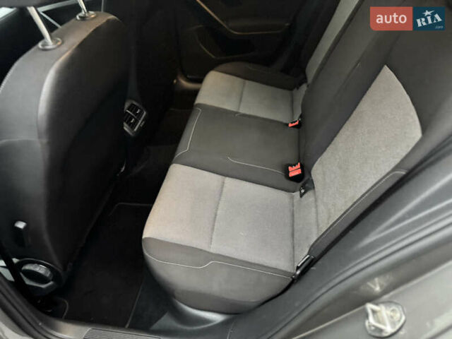 Серый Фольксваген Гольф, объемом двигателя 1.6 л и пробегом 247 тыс. км за 10800 $, фото 28 на Automoto.ua