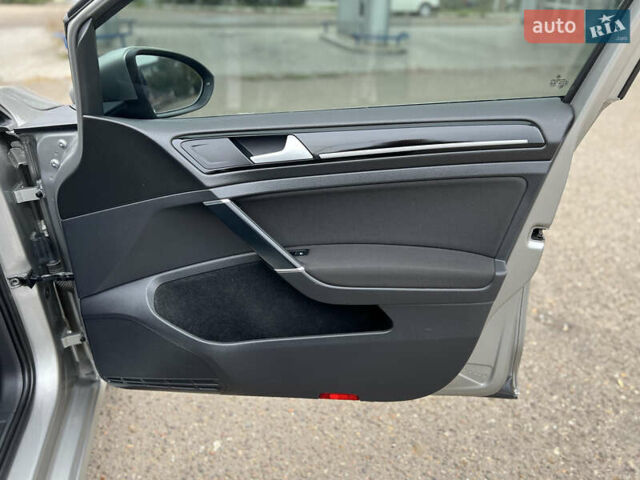 Серый Фольксваген Гольф, объемом двигателя 1.97 л и пробегом 300 тыс. км за 10700 $, фото 59 на Automoto.ua