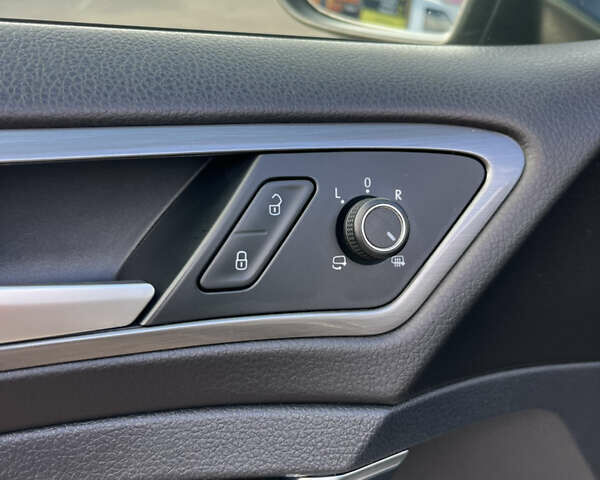 Серый Фольксваген Гольф, объемом двигателя 1.6 л и пробегом 251 тыс. км за 13500 $, фото 17 на Automoto.ua