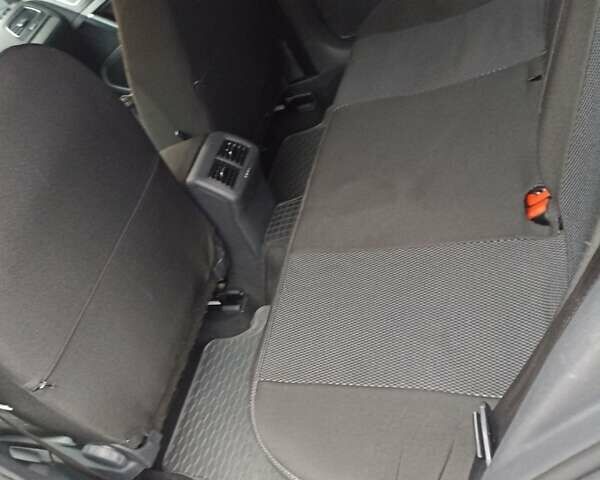 Серый Фольксваген Гольф, объемом двигателя 1.6 л и пробегом 250 тыс. км за 11200 $, фото 6 на Automoto.ua