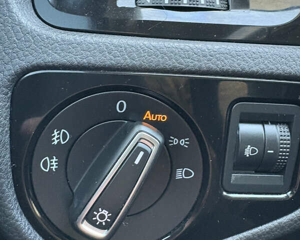 Серый Фольксваген Гольф, объемом двигателя 1.6 л и пробегом 280 тыс. км за 10999 $, фото 16 на Automoto.ua