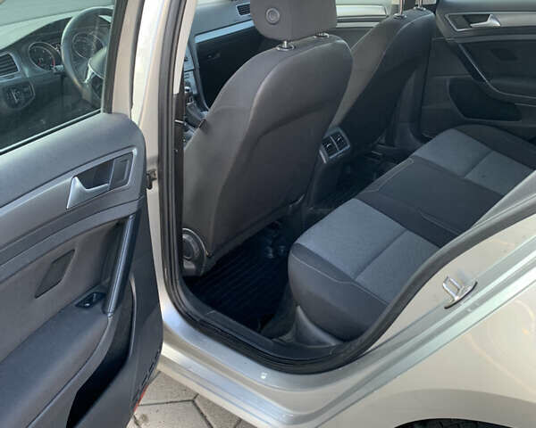 Серый Фольксваген Гольф, объемом двигателя 1.6 л и пробегом 298 тыс. км за 9900 $, фото 14 на Automoto.ua