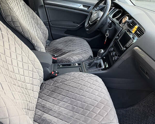 Серый Фольксваген Гольф, объемом двигателя 1.6 л и пробегом 280 тыс. км за 10999 $, фото 21 на Automoto.ua