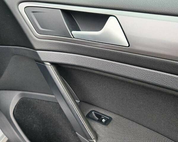 Сірий Фольксваген Гольф, об'ємом двигуна 1.6 л та пробігом 205 тис. км за 10499 $, фото 35 на Automoto.ua