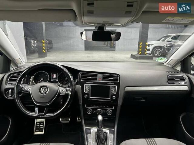 Серый Фольксваген Гольф, объемом двигателя 2 л и пробегом 213 тыс. км за 13300 $, фото 6 на Automoto.ua