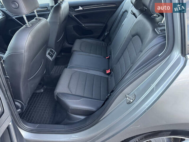 Сірий Фольксваген Гольф, об'ємом двигуна 1.6 л та пробігом 335 тис. км за 11999 $, фото 66 на Automoto.ua